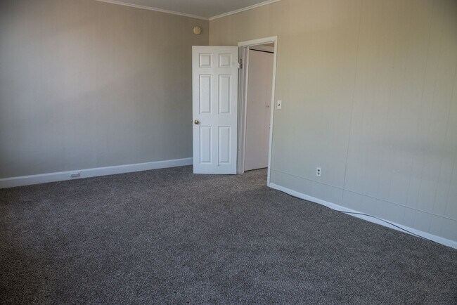 Building Photo - 1105 N 2nd St