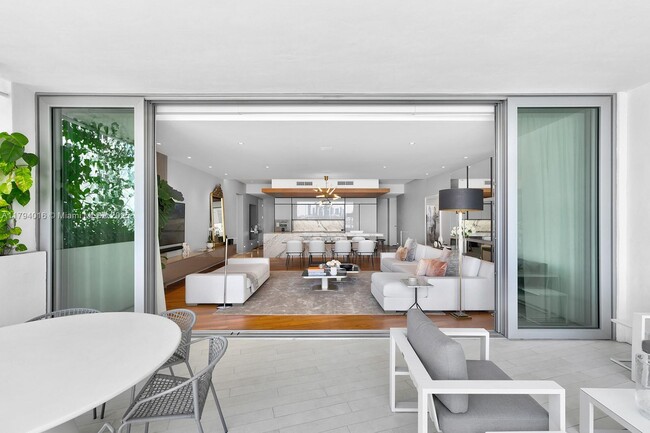 Building Photo - 1300 Monad Ter