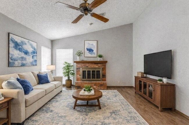 Building Photo - 1220 Sequoyah St