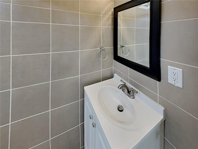 Building Photo - 13516 Grand Ave