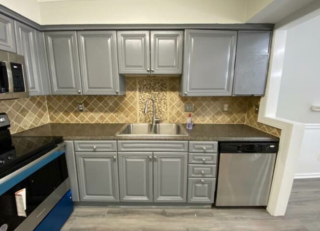 Building Photo - Rooms for rent in Apex