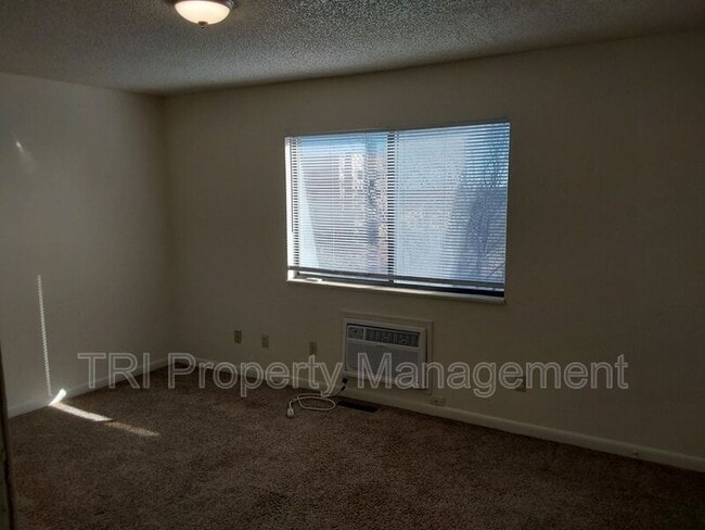 Building Photo - 2503 27th St