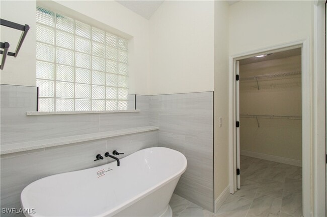 Building Photo - 311 31st St NW