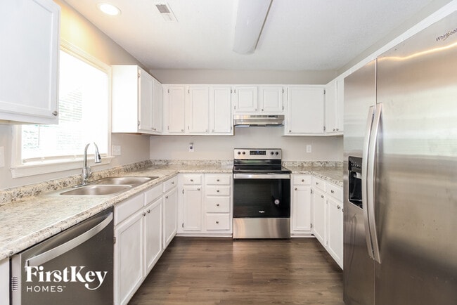 Building Photo - 5802 Chinaberry Pl