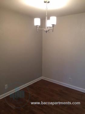 Building Photo - Oak View Apartments
