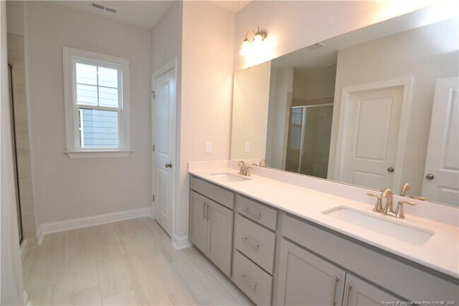 Building Photo - 421 Canyon Spring Trl