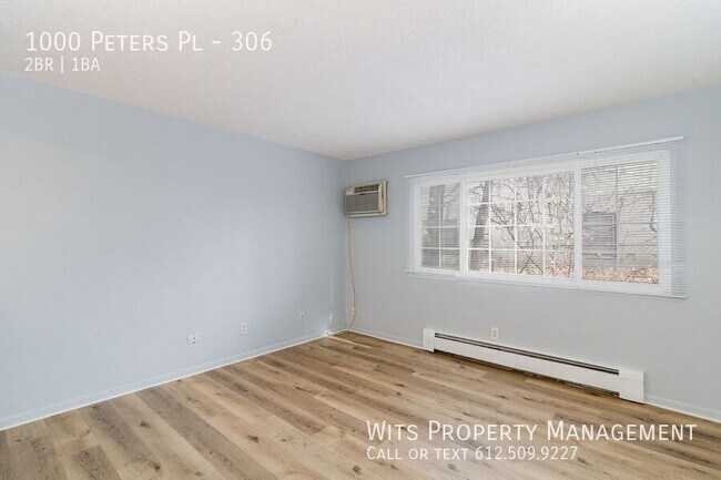 Building Photo - 1000 Peters Pl