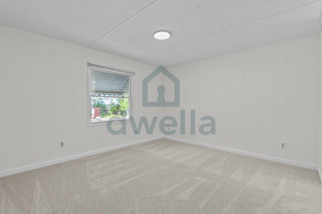 Building Photo - Close to Everything-Lexington! Beautifully Renovated 3-bedroom, 2-bath home in the highly sought-...