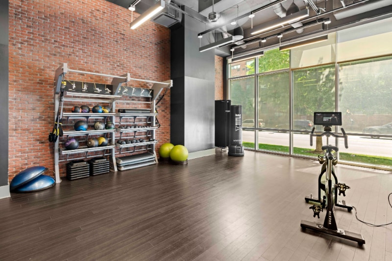 Building Photo - 880 S Clark St