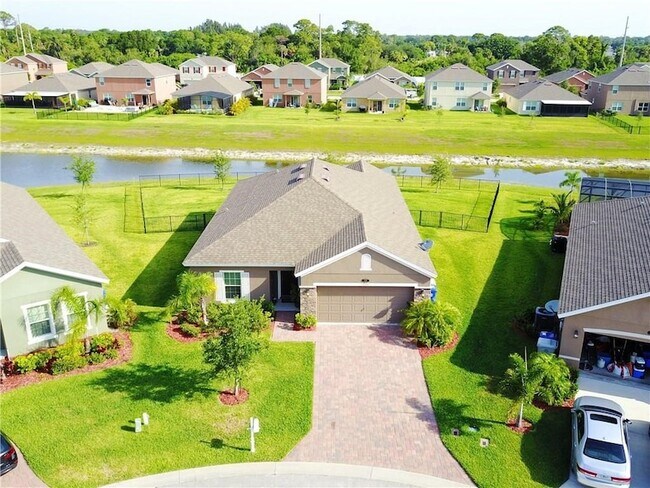 Building Photo - 1296 Lexington Manor SW