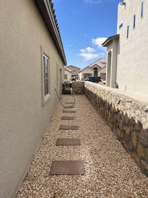 Building Photo - 904 Betton Pl
