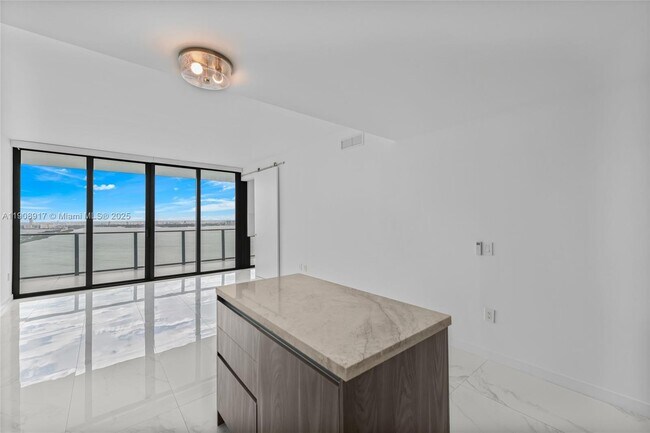 Building Photo - 3131 NE 7th Ave