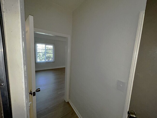 Building Photo - 3316 San Marino St Apartments