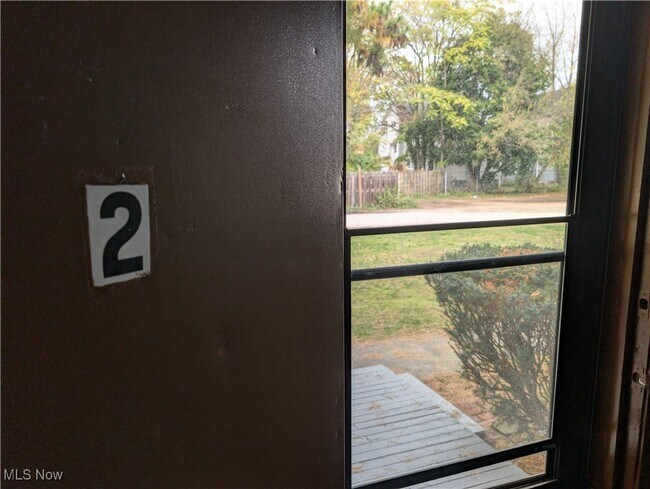 Building Photo - 595 Dayton St