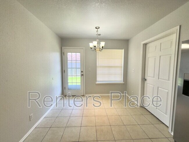 Building Photo - 3605 W Beech