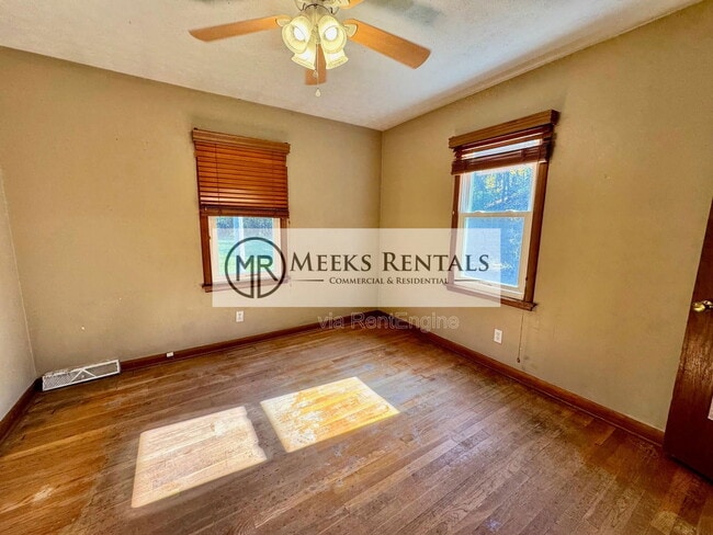 Building Photo - 1987 McVeigh Ave