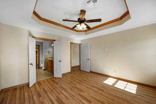 Building Photo - 1202 Hershel Dr