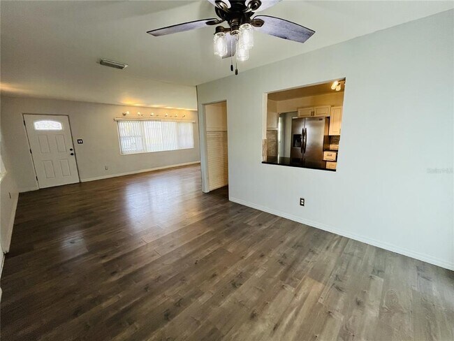 Building Photo - 260 W Interlachen St