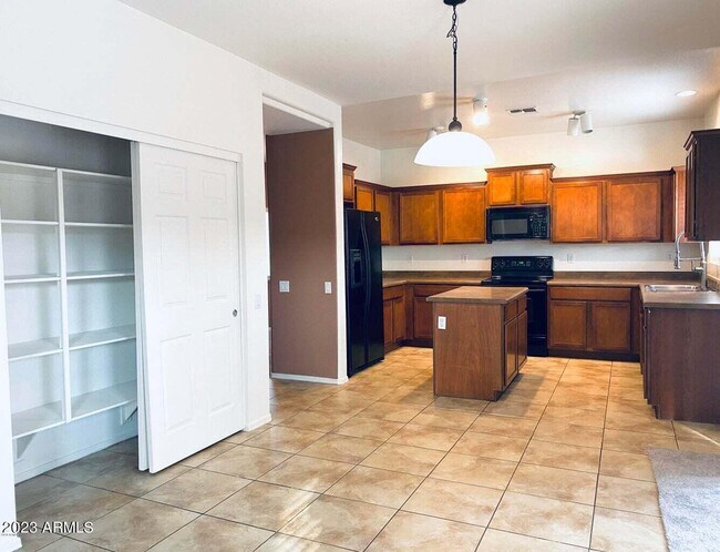 Building Photo - 5427 W Minton St