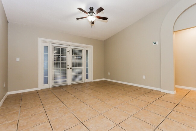Building Photo - 3007 Summer House Dr