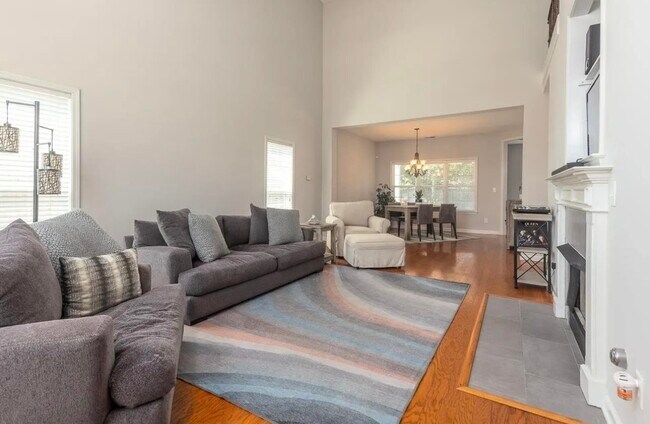 Building Photo - 10492 Ashfarm Way