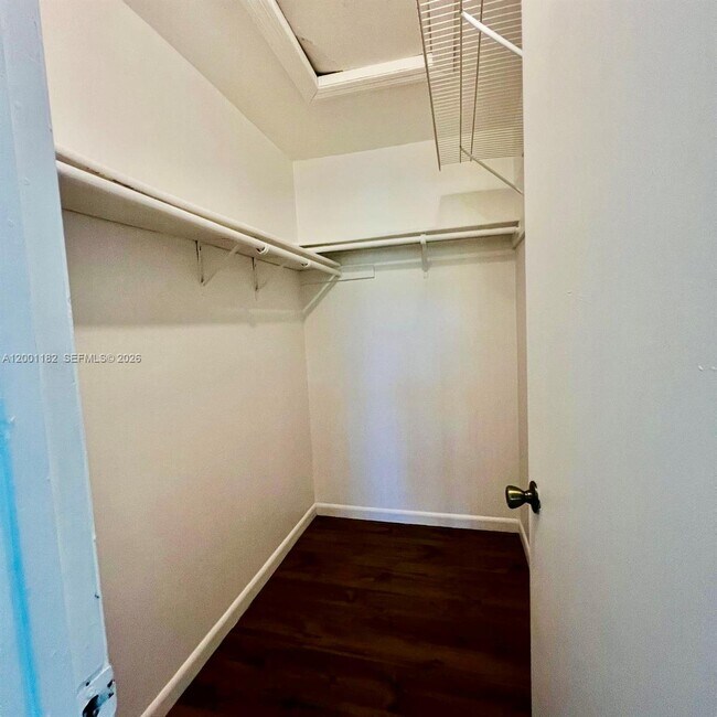 Building Photo - 4030 NW 87th Ave