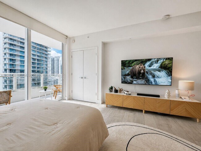 Building Photo - 1080 Brickell Ave