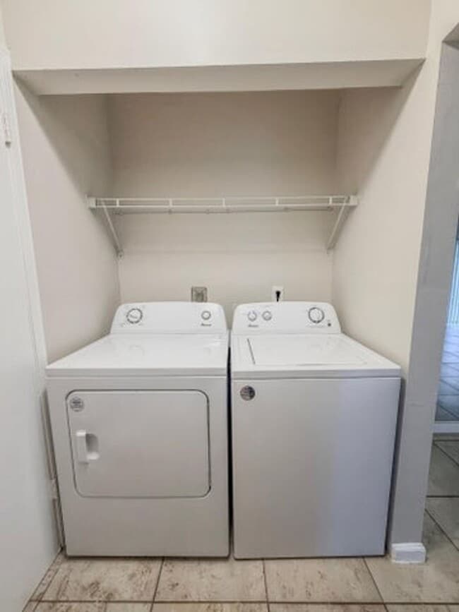 Building Photo - 1913 N Congress Ave