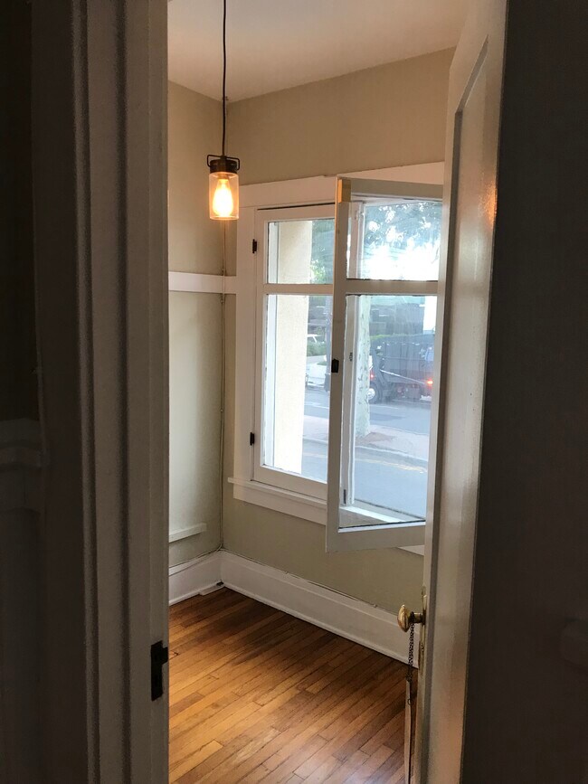 Office - 839 E Ocean Blvd