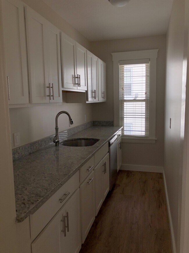 Building Photo - 7 Plantation St