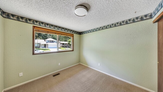 Building Photo - 6127 Parkside Dr