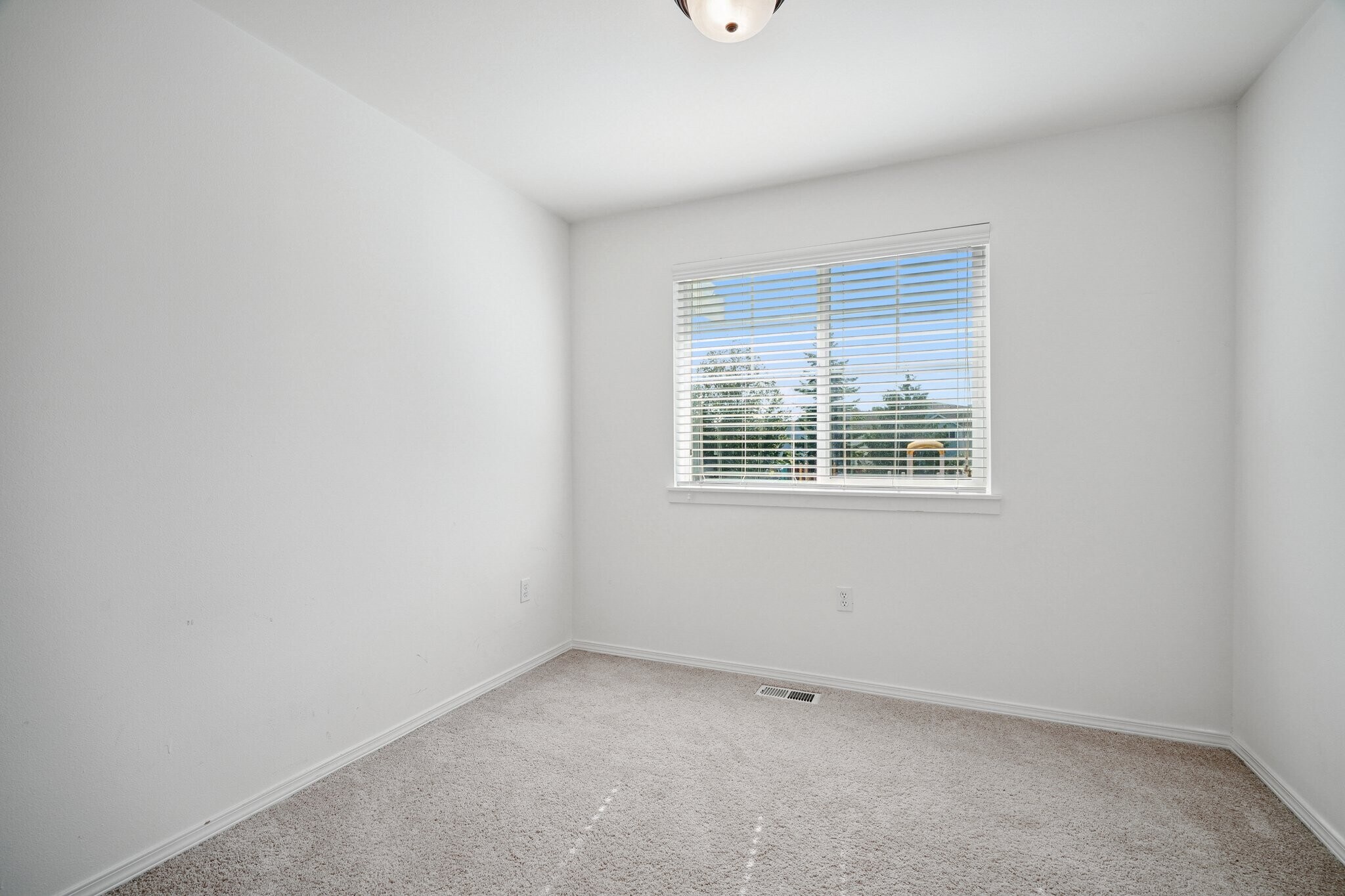 Building Photo - 15 164th St SW