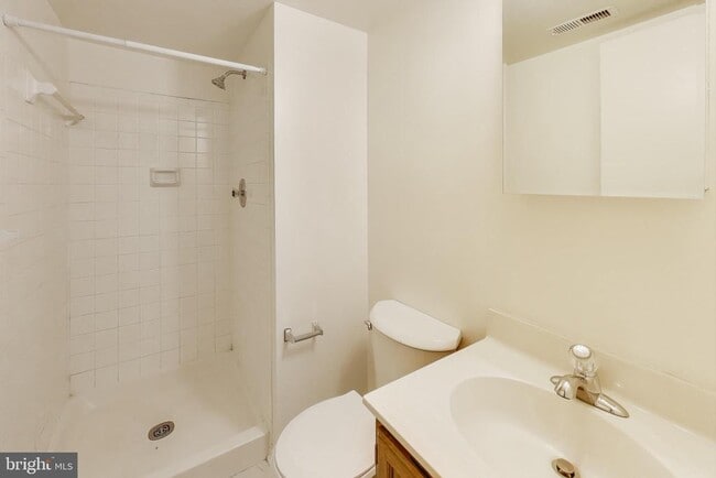 Building Photo - 18 Indian Hills Ct