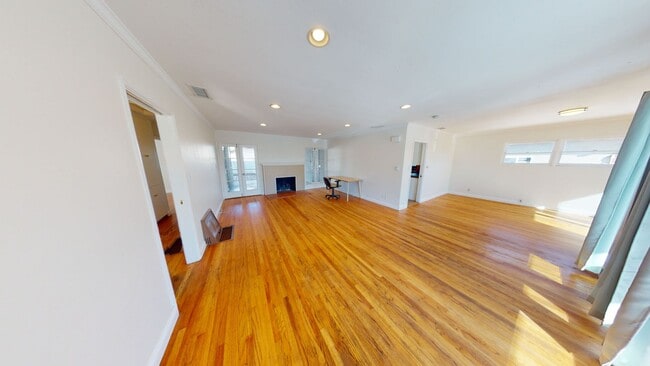 Building Photo - Huge House on Art St!! (Lease out, pending...