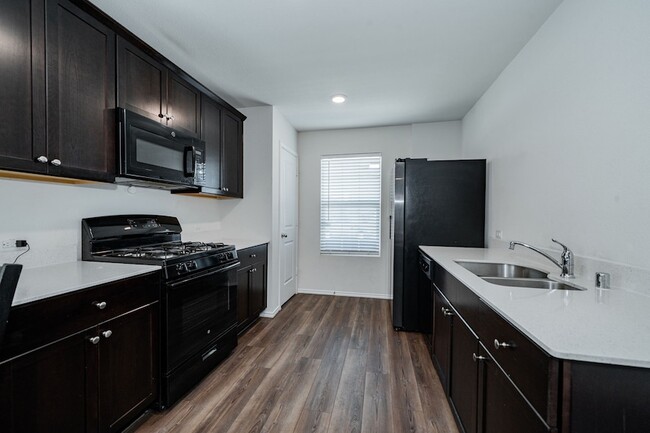 Building Photo - 1822 Barrie Wy