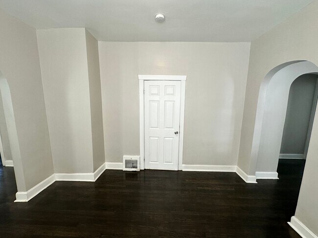 Building Photo - 4907 Tod Ave