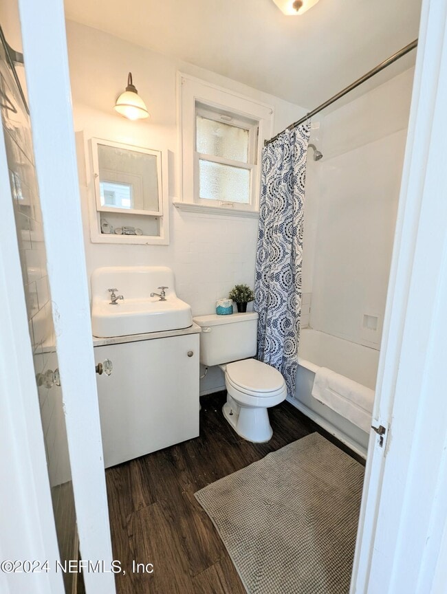 Building Photo - 2727 Riverside Ave