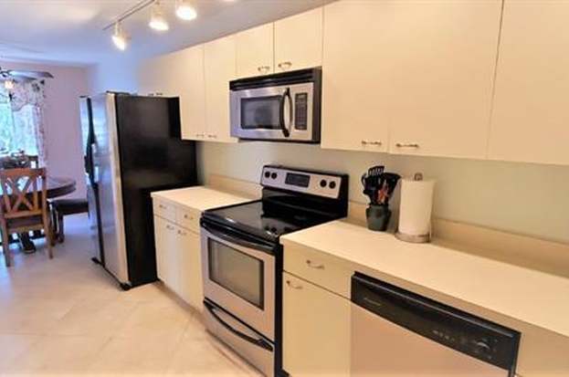 Building Photo - 4410 Chantelle Dr