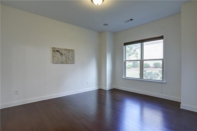 Building Photo - 104 Wellington Trce