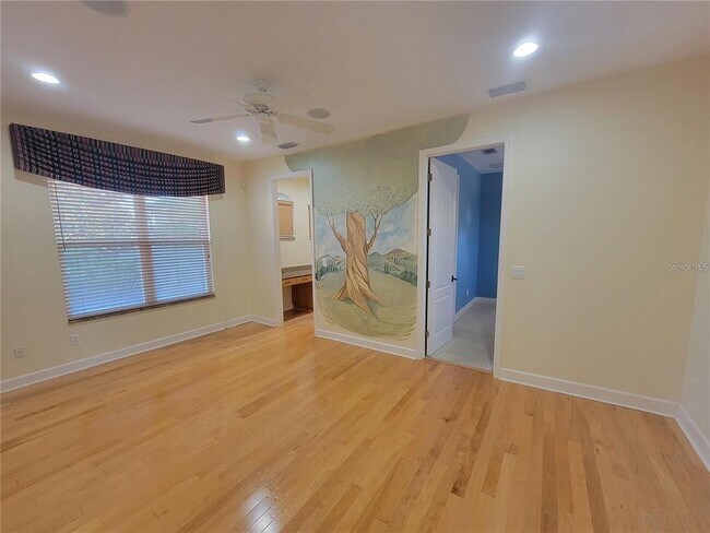 Building Photo - 10209 Thurston Groves Blvd