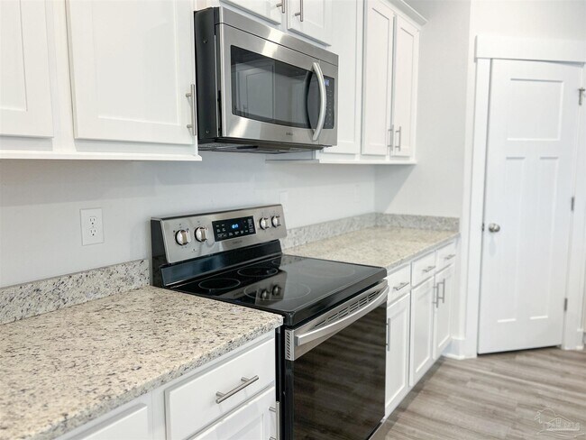 Building Photo - 6321 Sonoma Ln