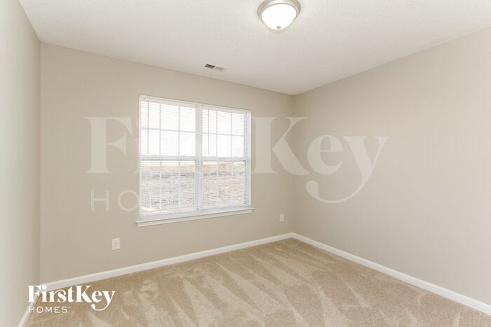 Building Photo - 2524 Fairstone Ave