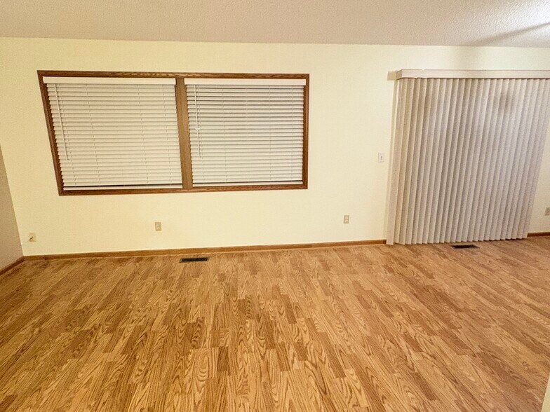 Living Room - 4553 Scott Trl