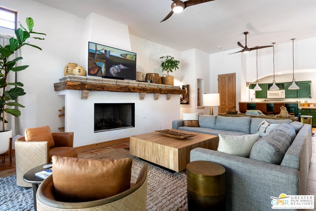 Building Photo - 690 W Linda Vista Dr
