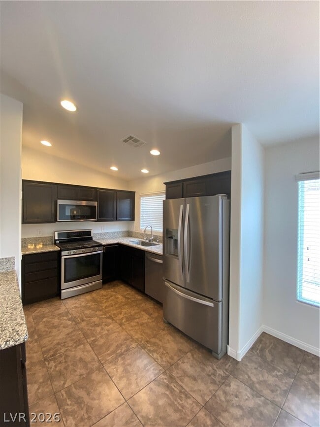 Building Photo - 2311 Silver Crew Pass