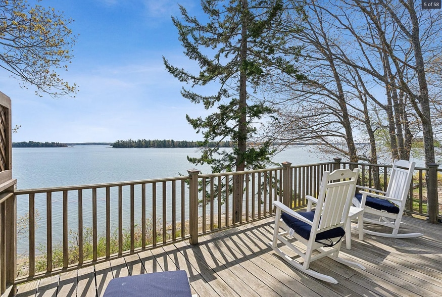 Primary Photo - 44 Maquoit Dr
