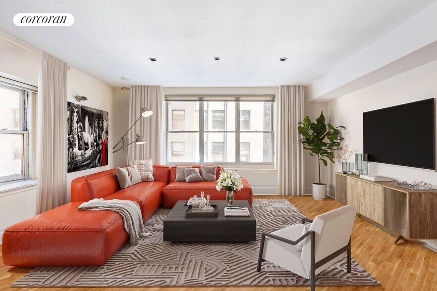Primary Photo - 24 W 45th St