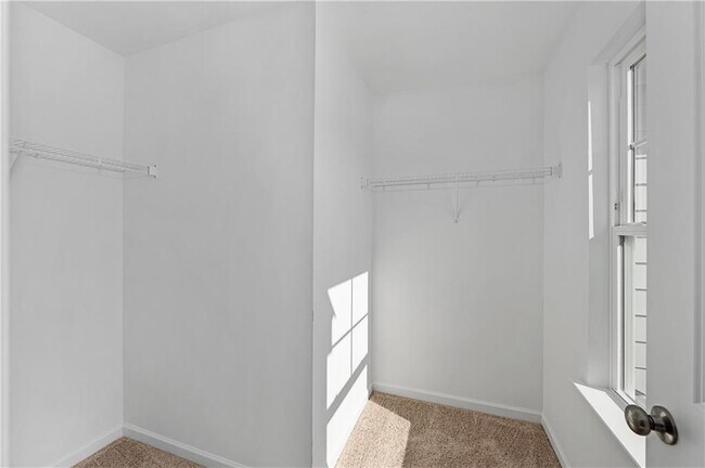 Building Photo - 2840 Laurel Ridge Cir