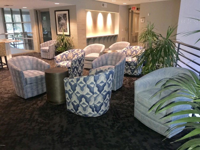 Building Photo - 1701 E Colter St