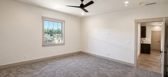 Building Photo - 654 N 3511 E